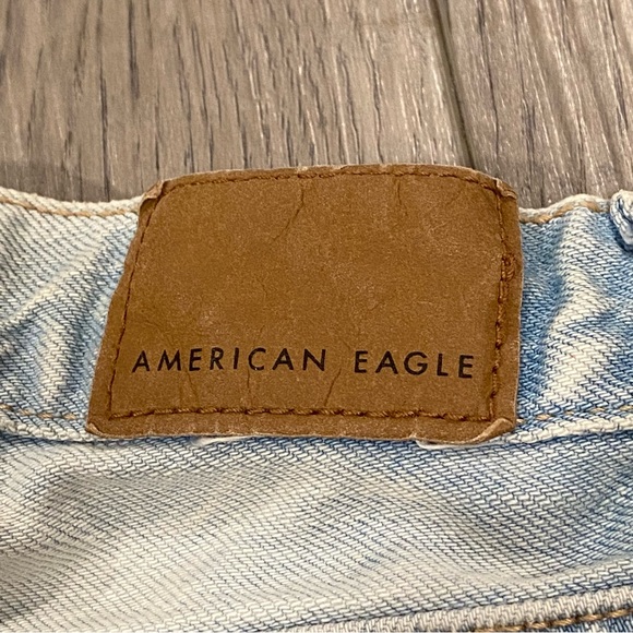 American Eagle Mom Jean Shorts Women's 2 Light Wash Hi Rise Rainbow Embroidery - Picture 7 of 15